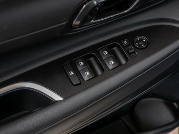 Hyundai Bayon 1.0 Trend 2WD Kamera Navi Lenkradheizung