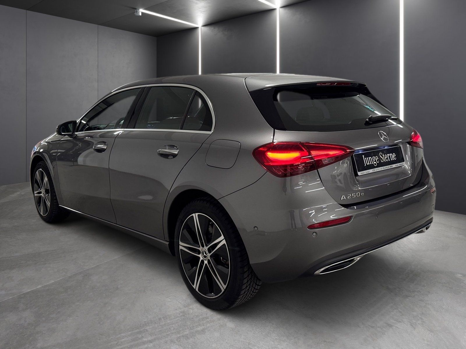 Fahrzeugabbildung Mercedes-Benz A 250 e Progressive*11KW*LED*Kamera*CarPlay*PDC*