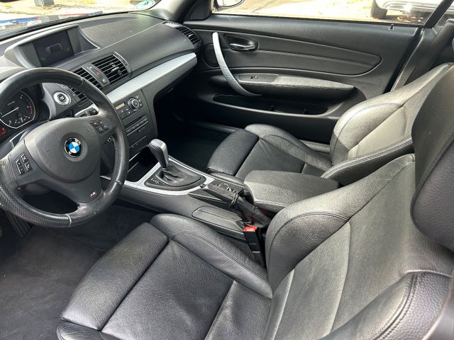Fahrzeugabbildung BMW 123 D Cabrio Aut. M-Paket+Leder+Navi+BT+SHZ+