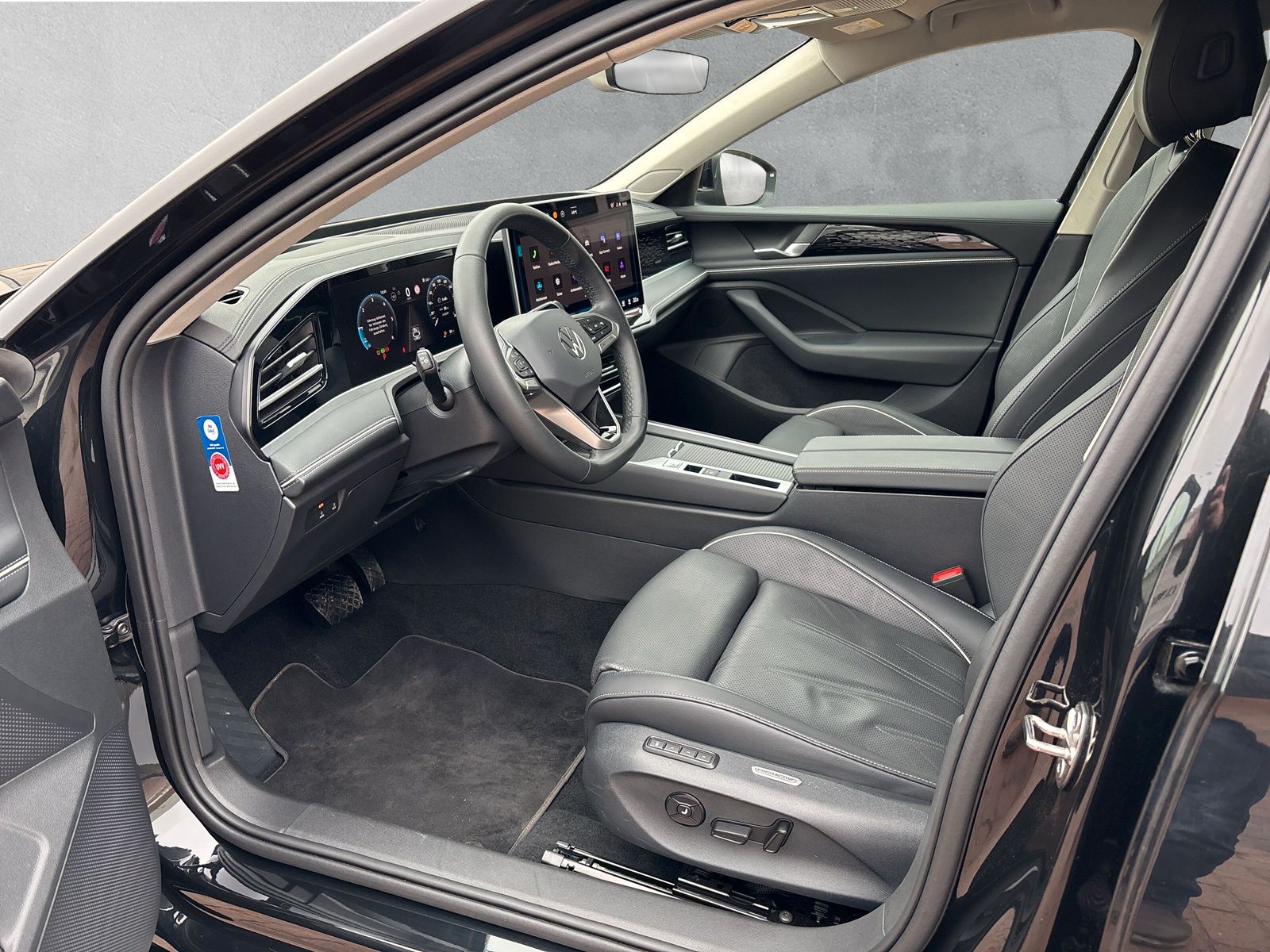 Fahrzeugabbildung Volkswagen Passat Variant 2.0 TDI Business AHK Kamera HuD M