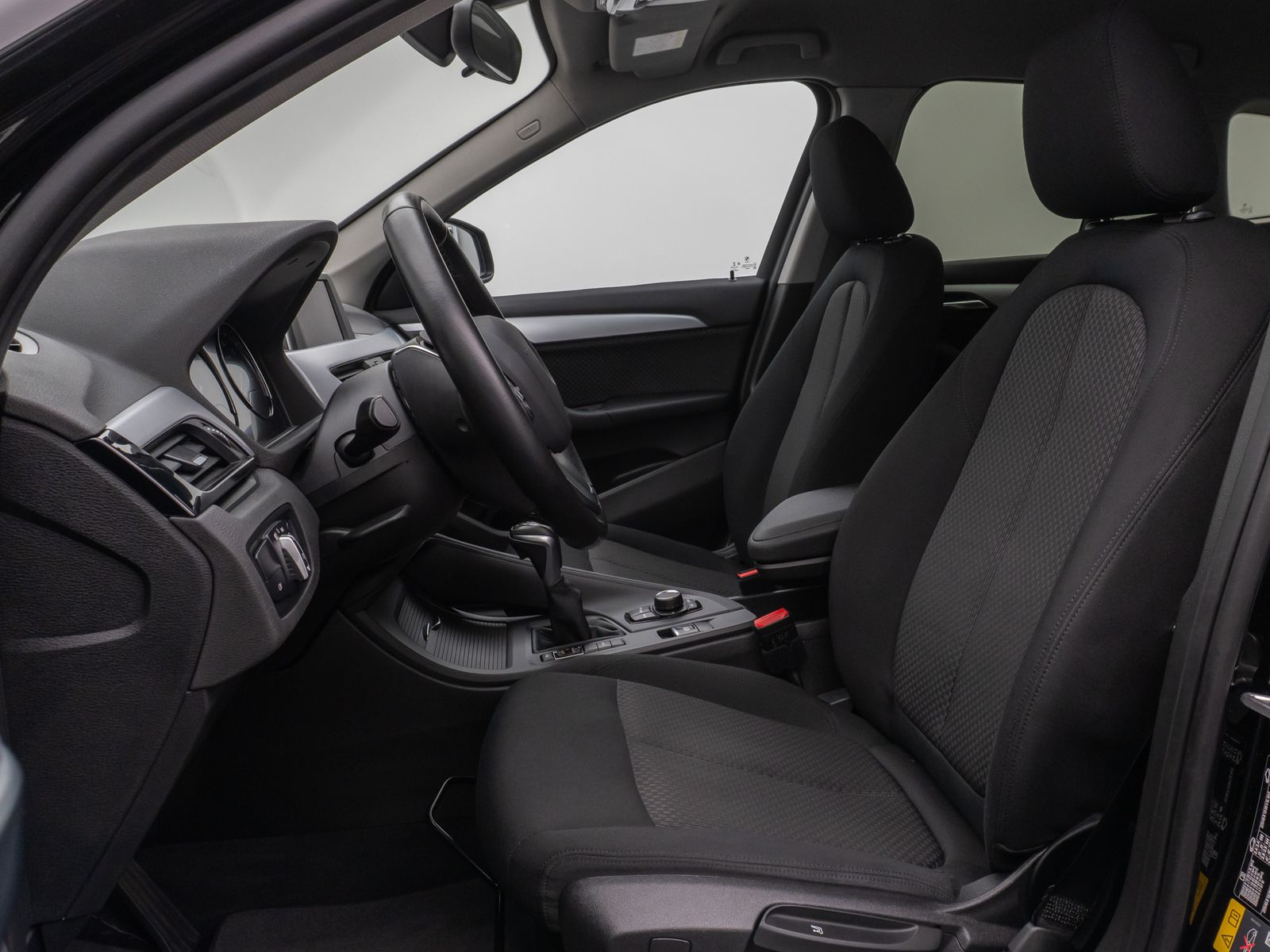 Fahrzeugabbildung BMW X1 xD25e DAB PDC LED Sithzg Geschwindigkeitsreg