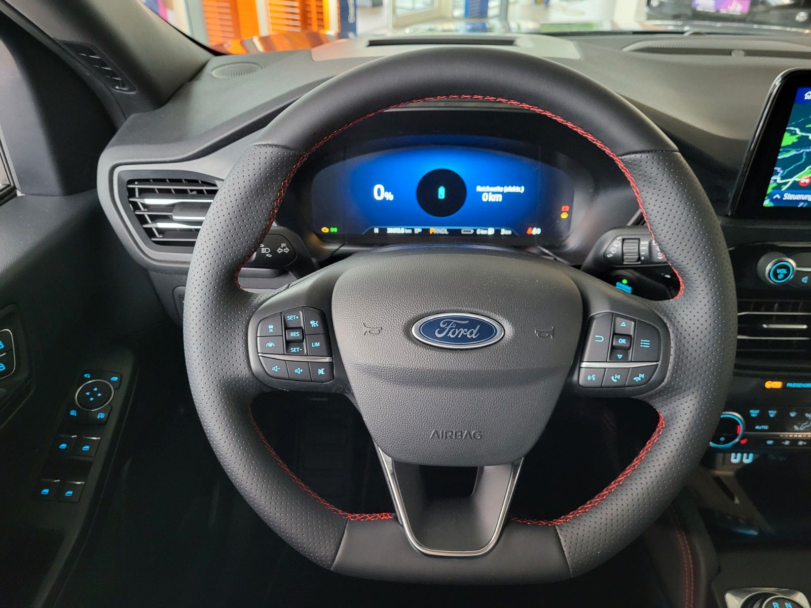 Fahrzeugabbildung Ford Kuga Plug-In Hybrid ST-Line X Panoramadach