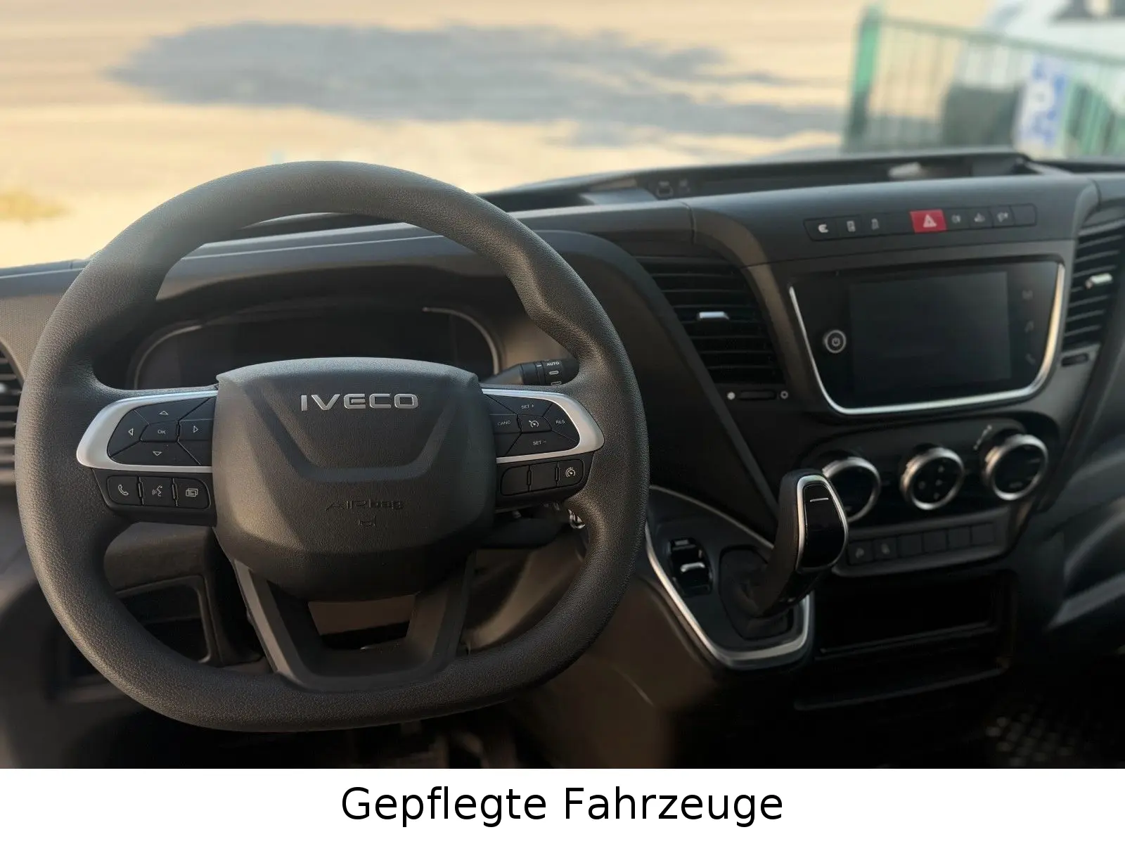 Iveco DAILY 35S18V L3H2 AUTOMATIK COMF-SITZ AHK 176 PS