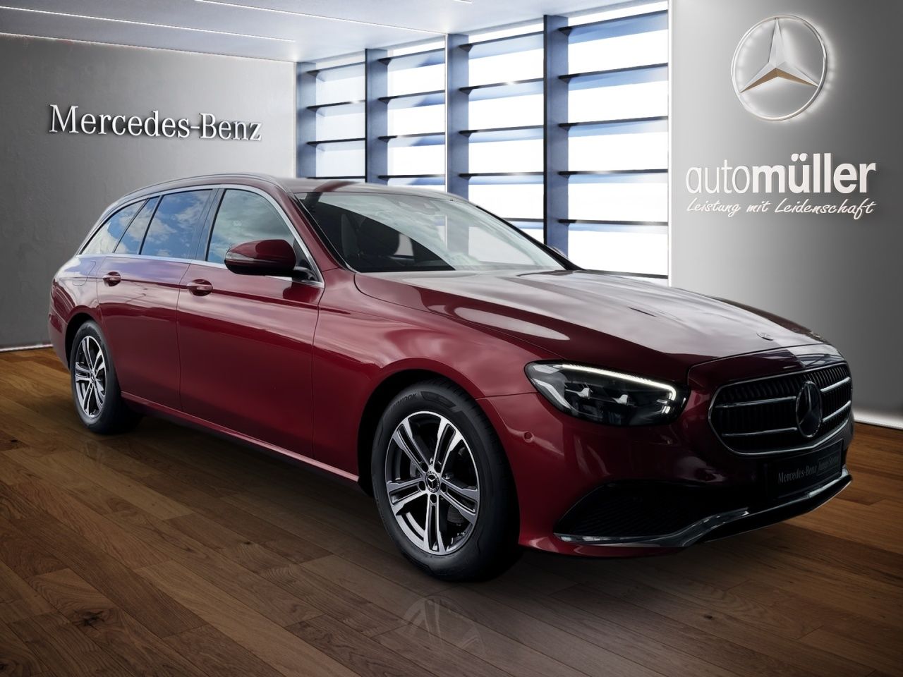 Fahrzeugabbildung Mercedes-Benz E 220 d T AVANTGARDE+AHK+EASYPACK+AMBIENT+MEMORY