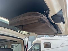 BUERSTNER Copa 500-Autm-Markise-Dieselheizung-Küche