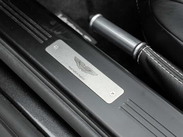 2013 Aston Martin V8 VANTAGE 缩略图 23