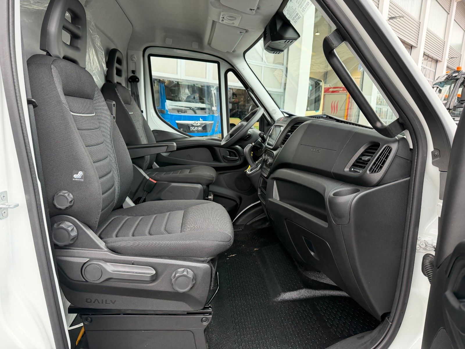 Fahrzeugabbildung Iveco Daily 35S14 A8*R3.450mm*Automatik*Kamera*2Sitze*
