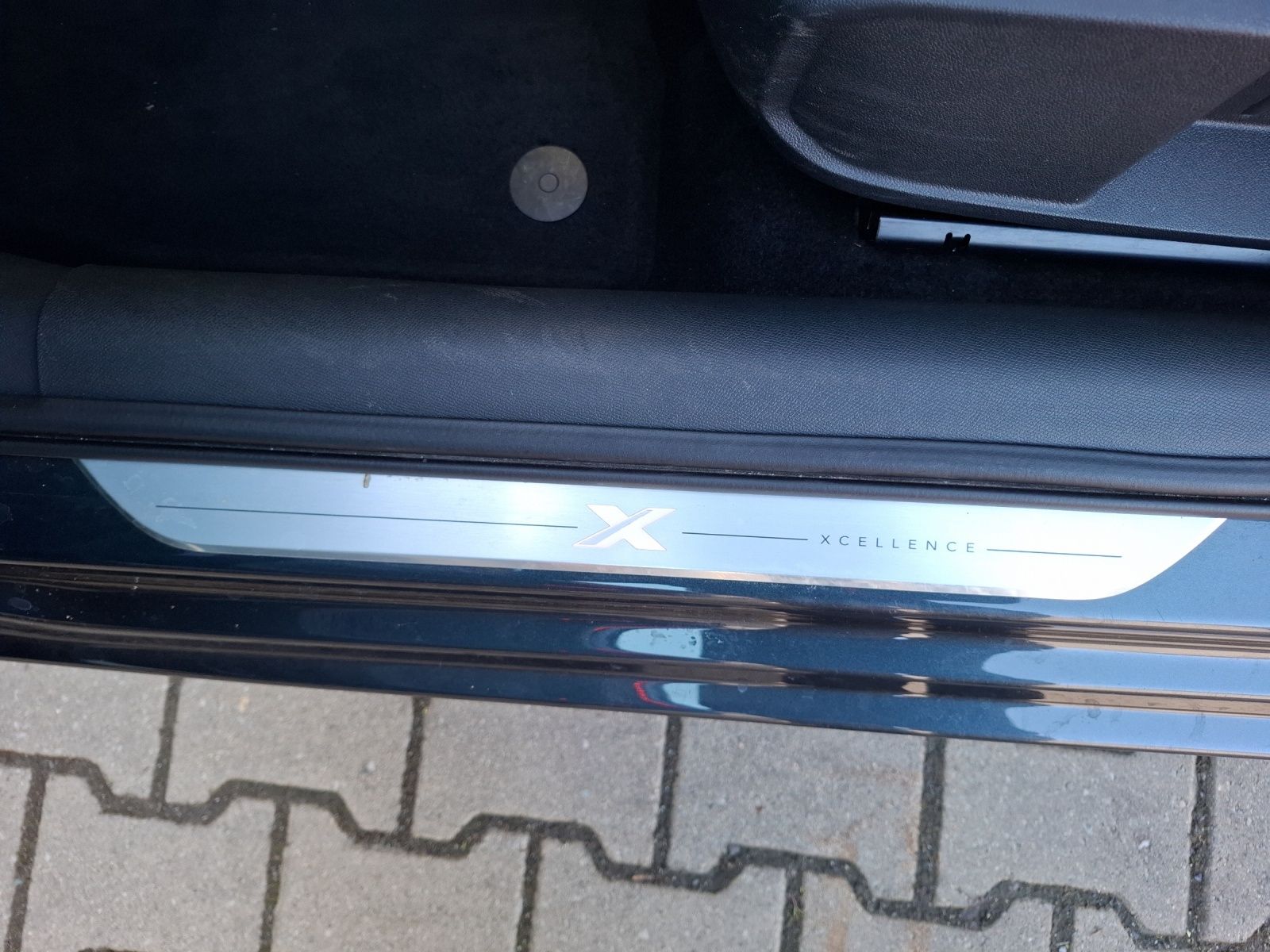 Fahrzeugabbildung SEAT Leon ST TSI Xcellence LED Navi ACC VC PDC SHZ LM