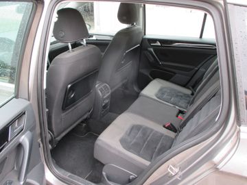 Volkswagen Golf - 5