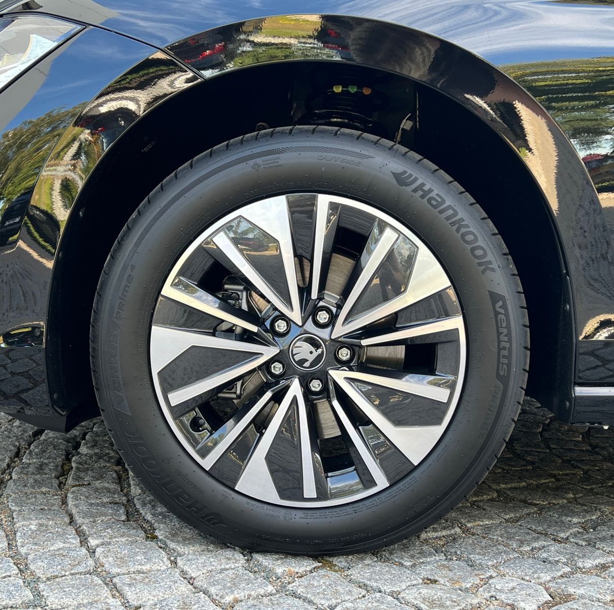 Fahrzeugabbildung SKODA Superb Combi Selection 2.0 TDI DSG *AHK, Navi, K