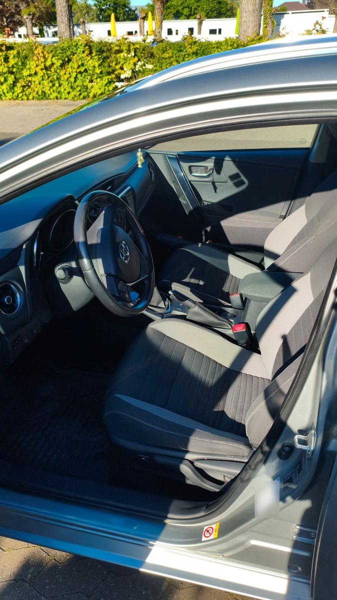 Toyota Auris 2015 — photo 7