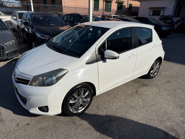 Toyota Yaris 1.4 D-4D LOUNGE AUTOMATICA M-MT