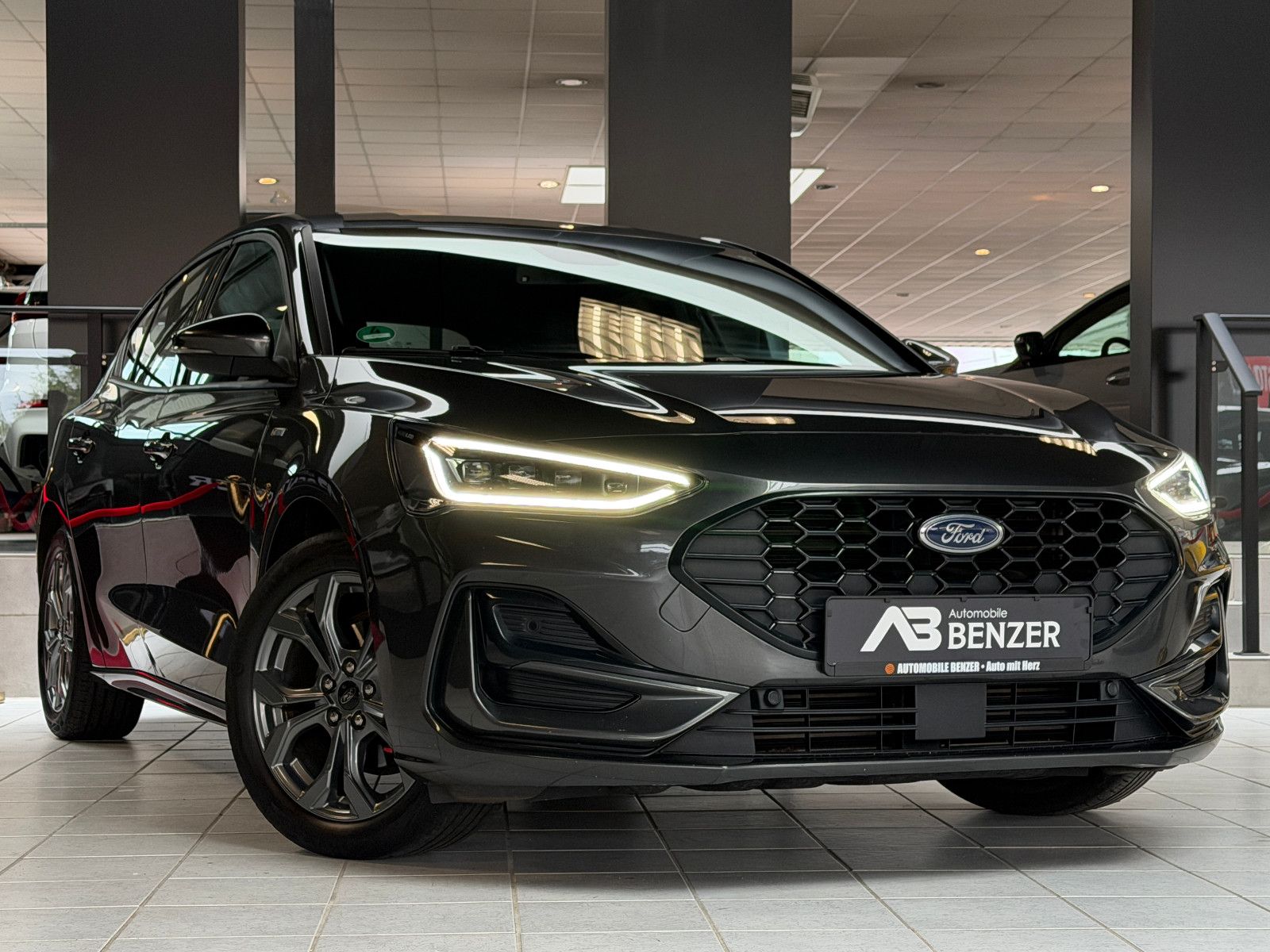 Fahrzeugabbildung Ford Focus /ST-LINE/AUTOMATIK/KAMERA/NAVI/SHZ/ACC