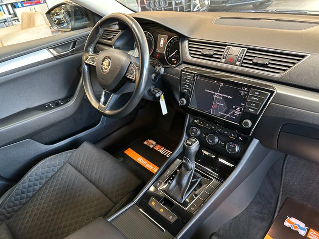 Skoda Superb Combi Style 4x4 *SZHZ*PDC*AHK*NAVI*KLIMA*
