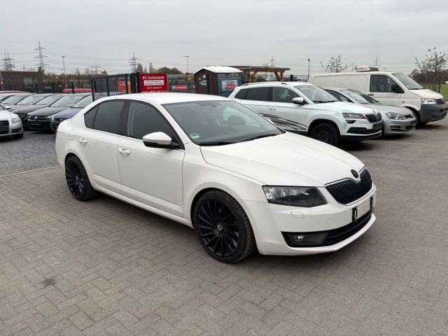 Skoda Octavia Lim. Elegance*SITZHEIZUNG*ALUS*TÜV NEU*