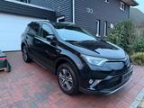 Toyota RAV 4 2,5-l-Hybrid Team D wenig Kilometer 47T - Toyota RAV 4 in Kiel