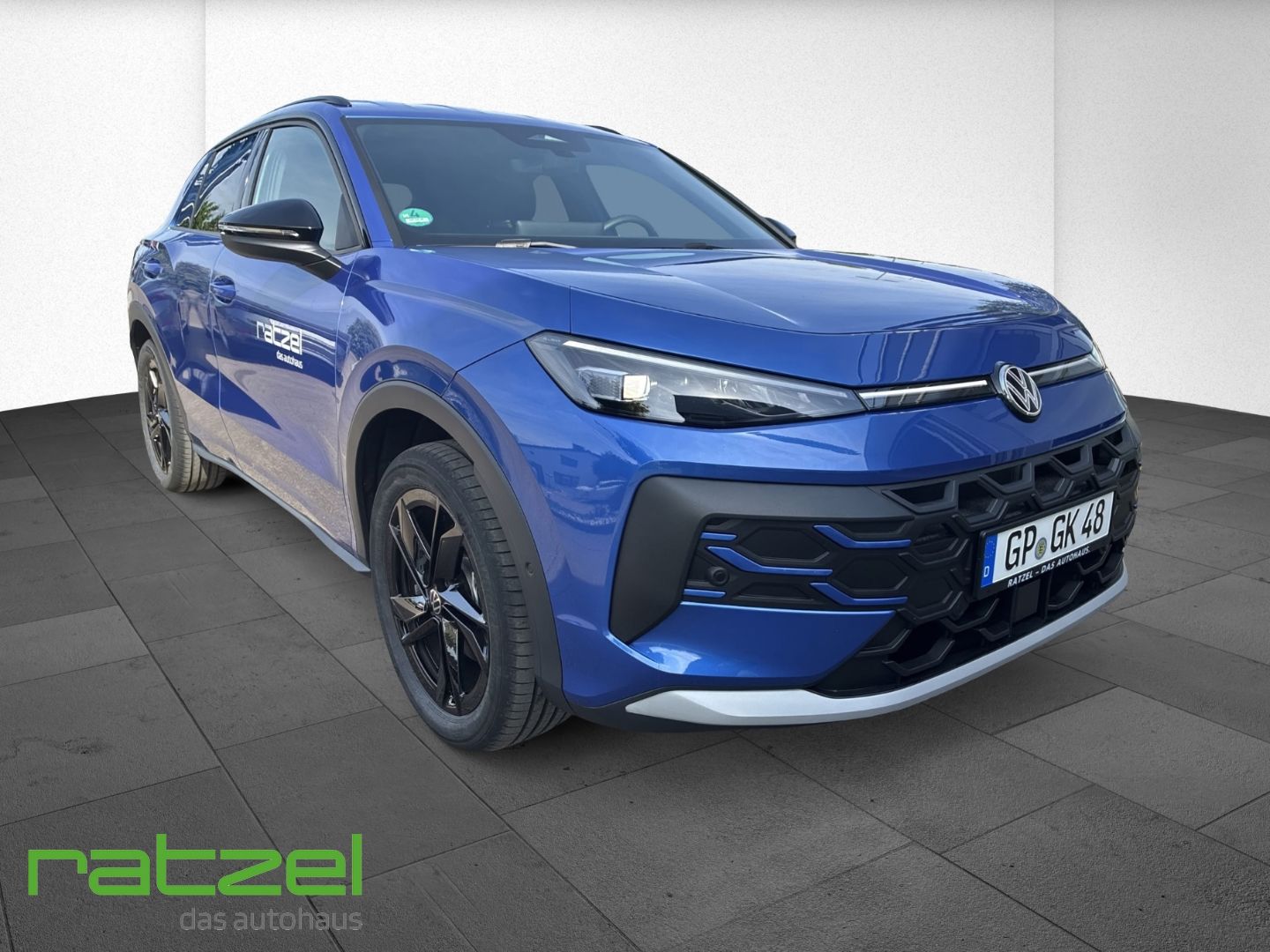 Fahrzeugabbildung Volkswagen T-Roc Style 1.5l eTSI DSG AHK+NAVI+IQ-Light