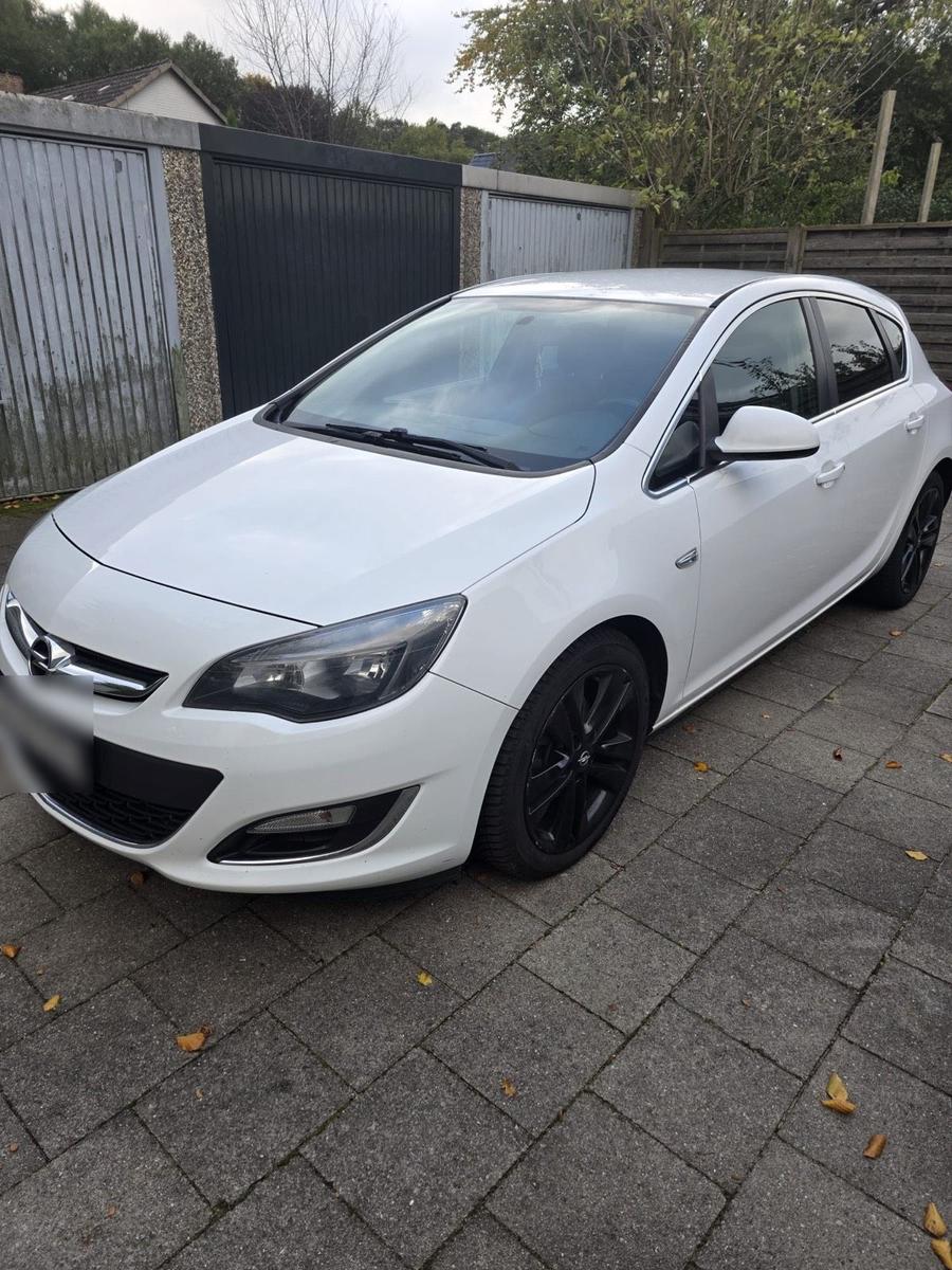 Opel Astra 2013 — photo 5