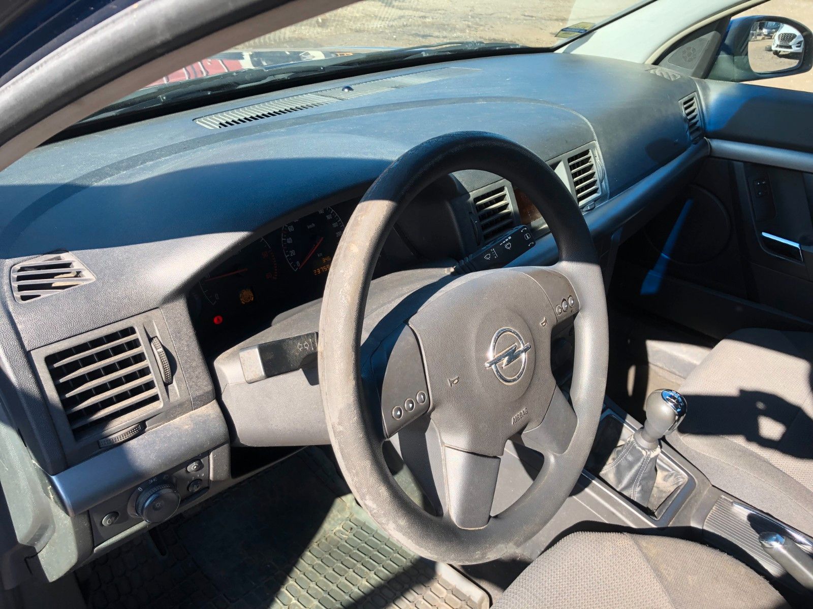 Fahrzeugabbildung Opel Vectra 2.2 DTI 16V Comfort