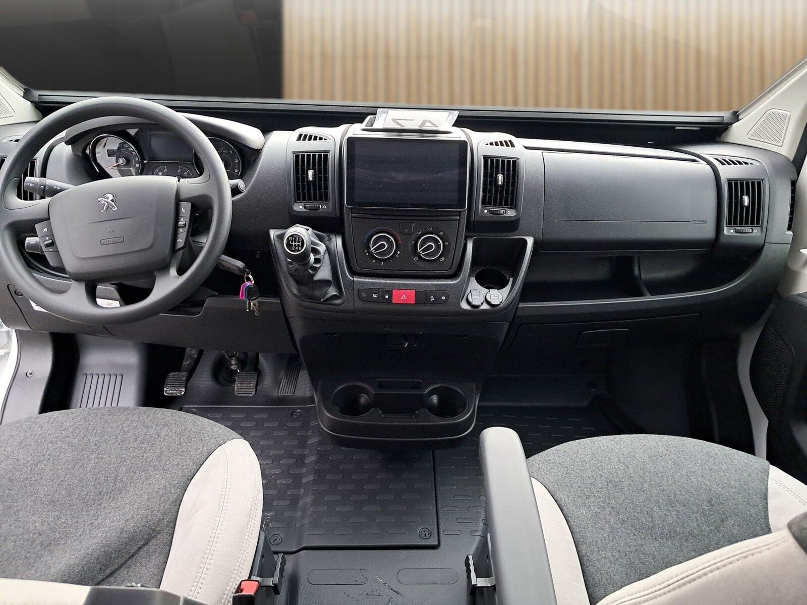 Fahrzeugabbildung Chausson Teilintegriert 724 Etape Line Peugeot 140 PS Tag
