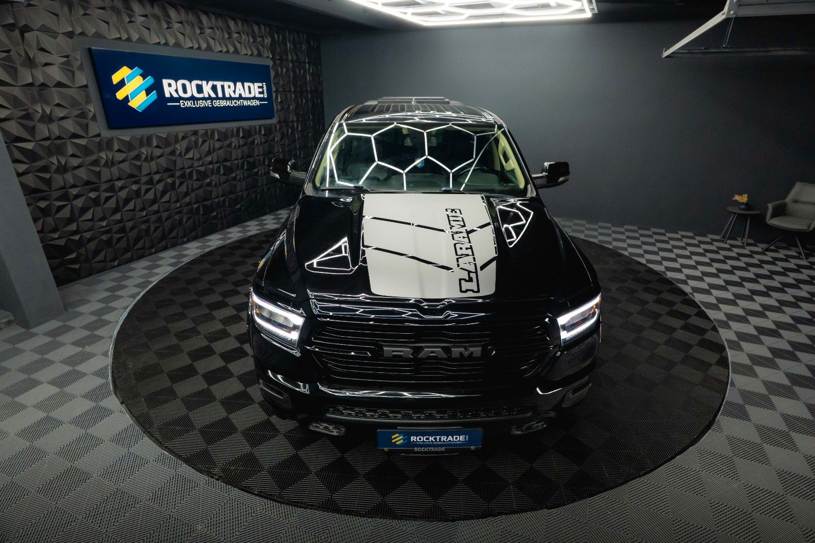 Fahrzeugabbildung Dodge RAM 5.7 V8 HEMI 4x4 LARAMIE Offroad Night LED