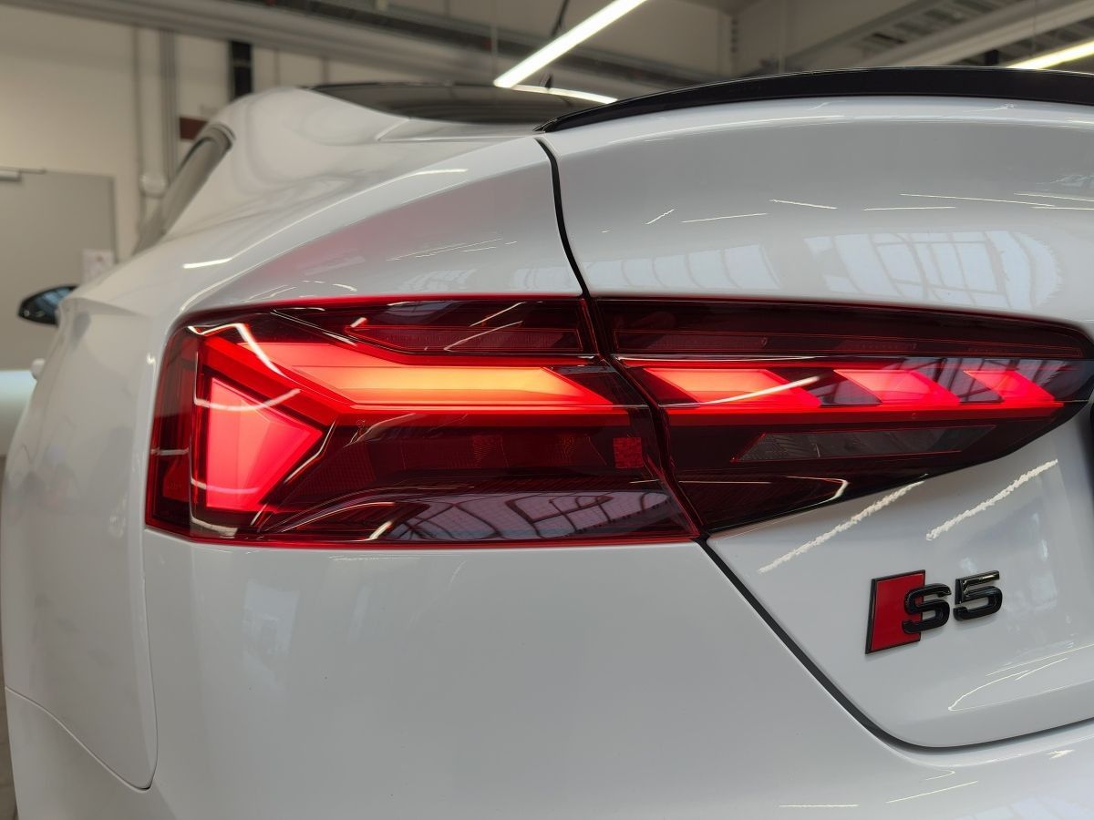 Audi S5 - Bild 17
