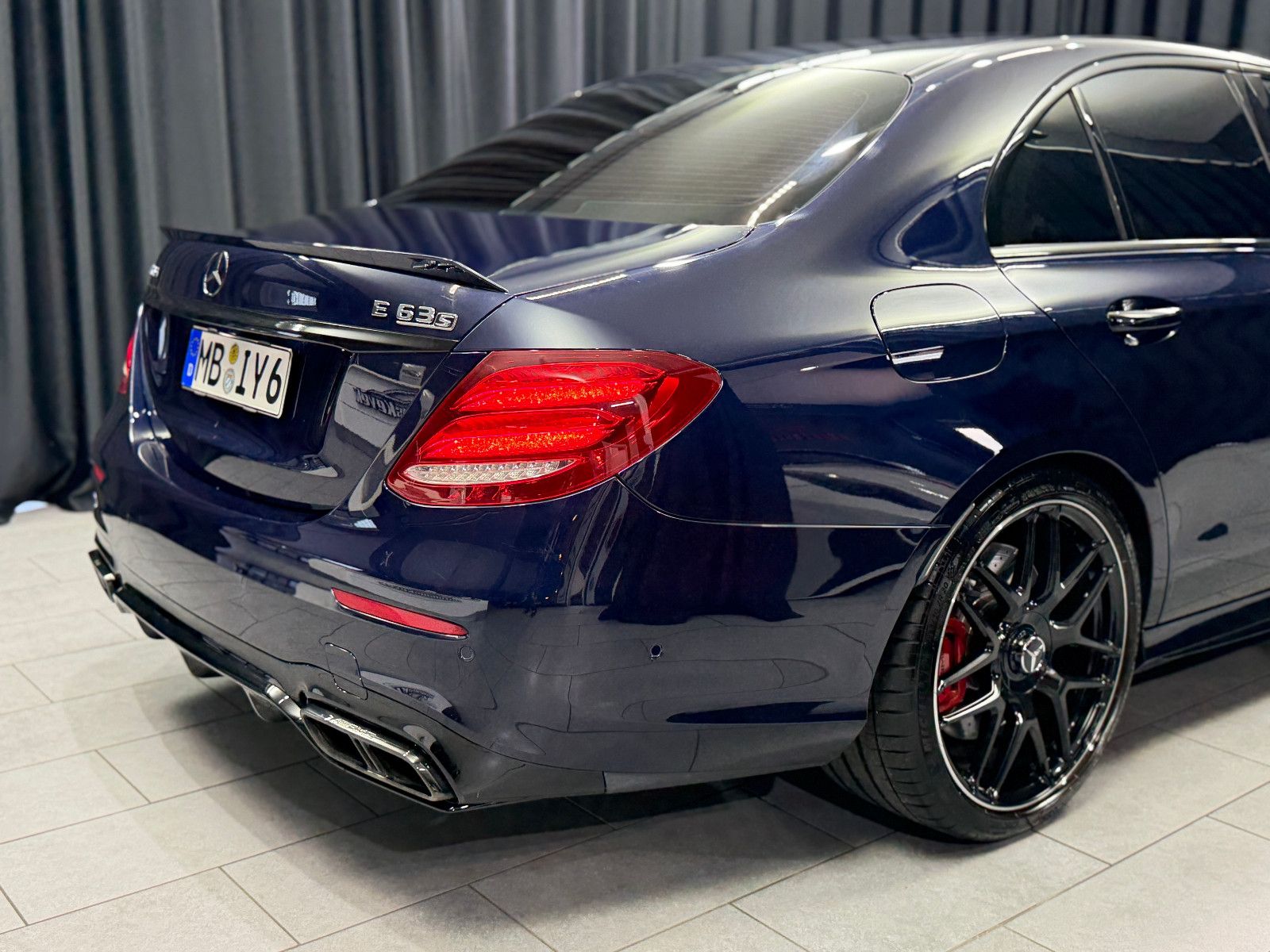 Fahrzeugabbildung Mercedes-Benz E 63 S AMG 4Matic+ |3D-BURMESTER|VOLL