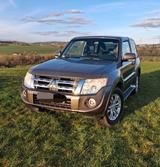Mitsubishi Pajero 3,2 DI-D 4WD Edition 30 Automatik Edi... - Mitsubishi Pajero aus 2013