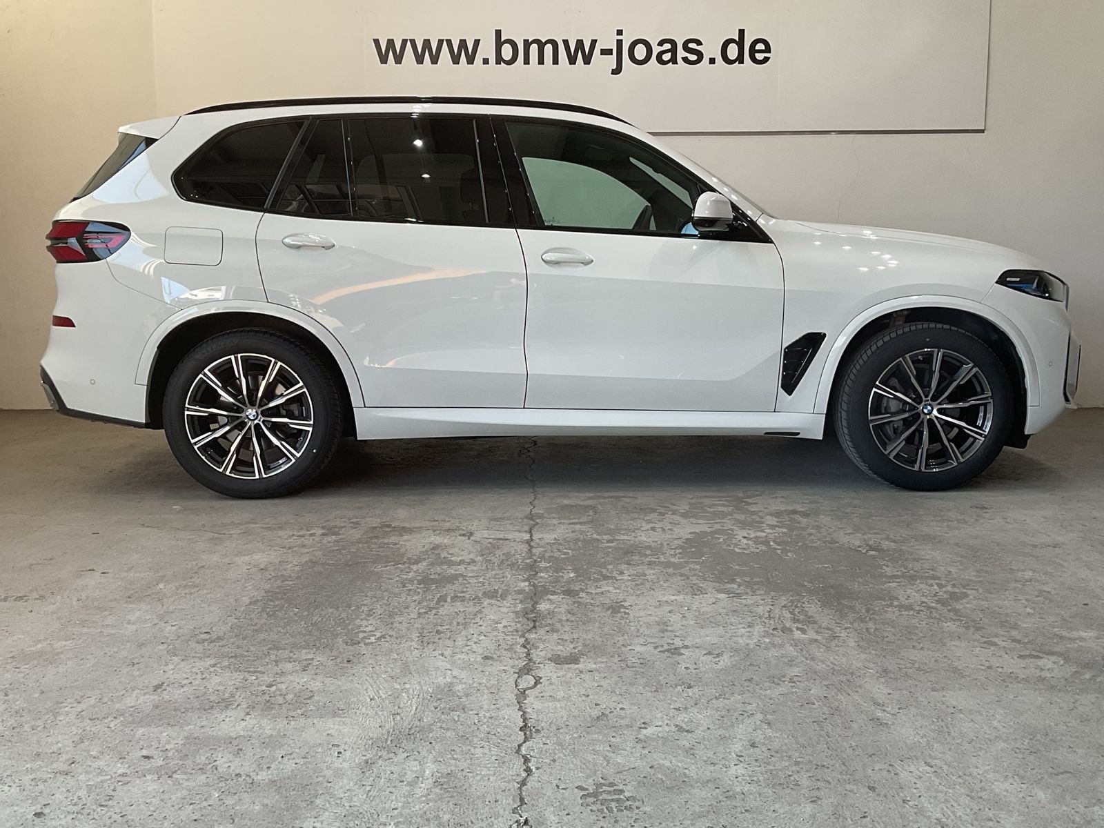 Fahrzeugeinzelansicht 16 Fahrzeugabbildung BMW X5 xDrive30d M Sportpaket Gestiksteuerung DAB Ko