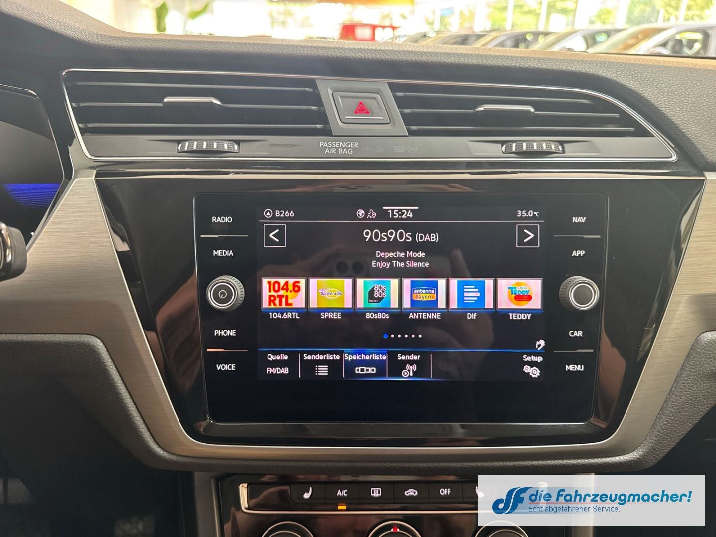 Fahrzeugabbildung Volkswagen Touran Comfortline 7.Si. AHK-klap.150PS Navi Dig