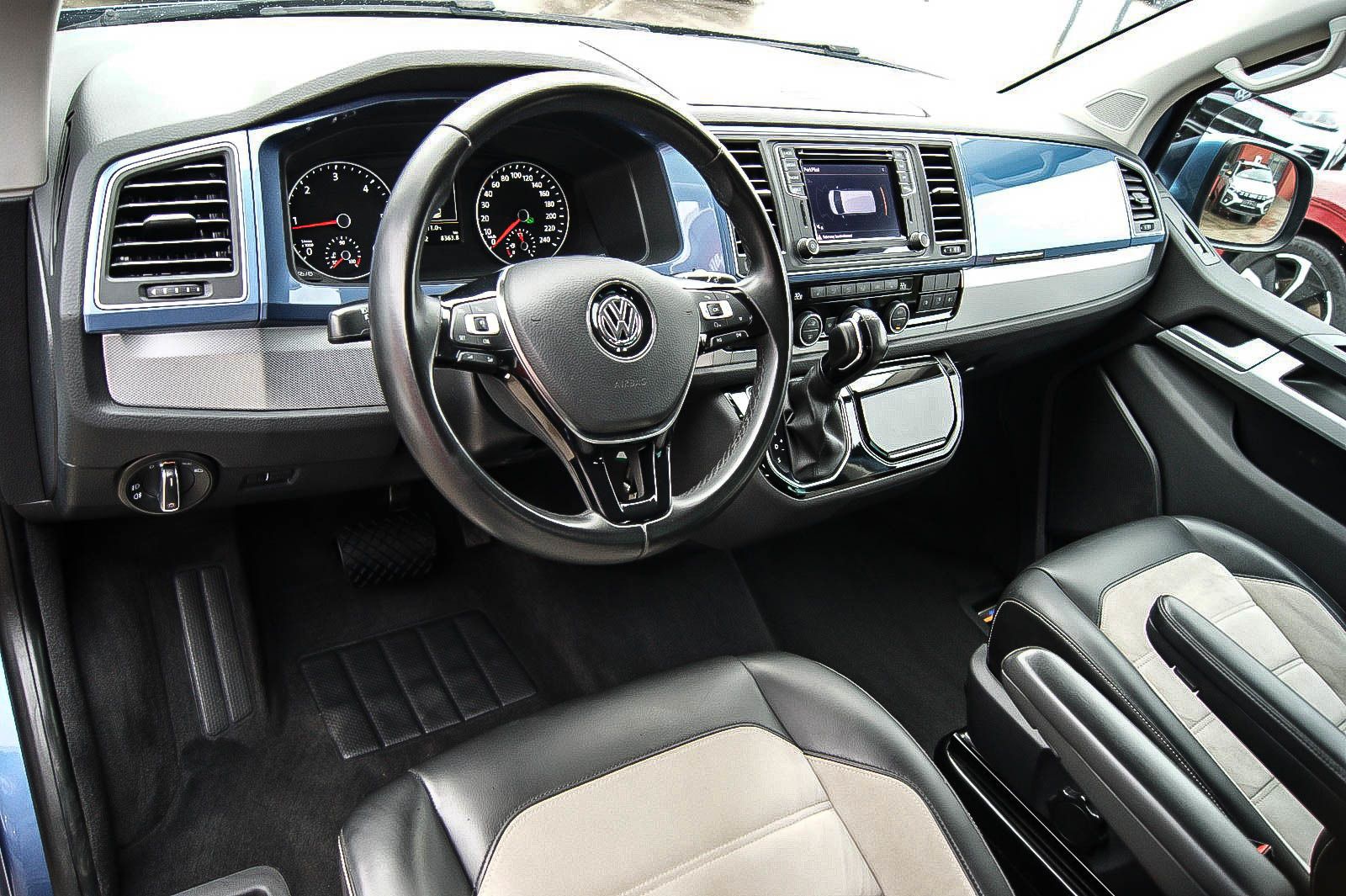 Fahrzeugabbildung Volkswagen T6 Multivan 2.0 TDI DSG Highline LEDER NAVI ACC