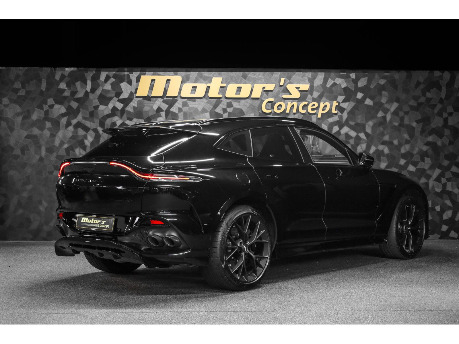 Aston Martin DBX 707 4.0 V8 Bi-Turbo imagem 3