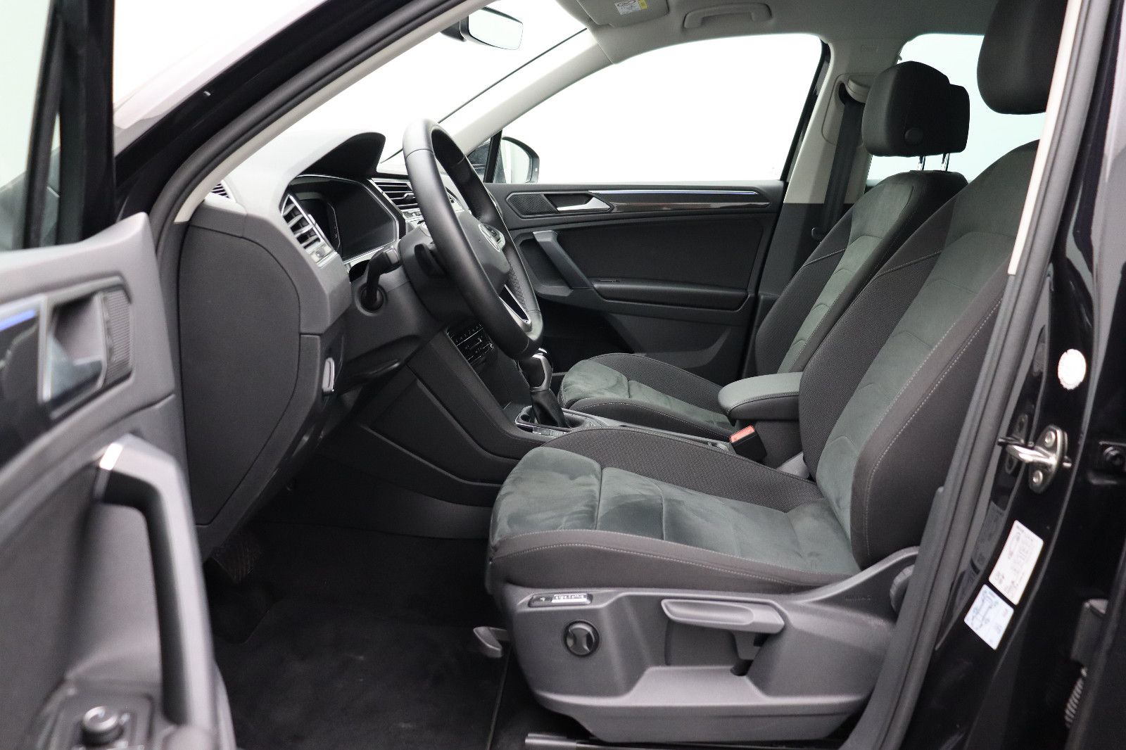 Fahrzeugabbildung Volkswagen Tiguan 2.0 Elegance 4Motion