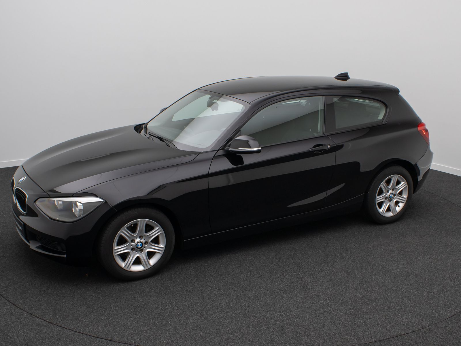 Fahrzeugabbildung BMW 116i Aut NaviBusiness Sitzheizung Freisprecheinr