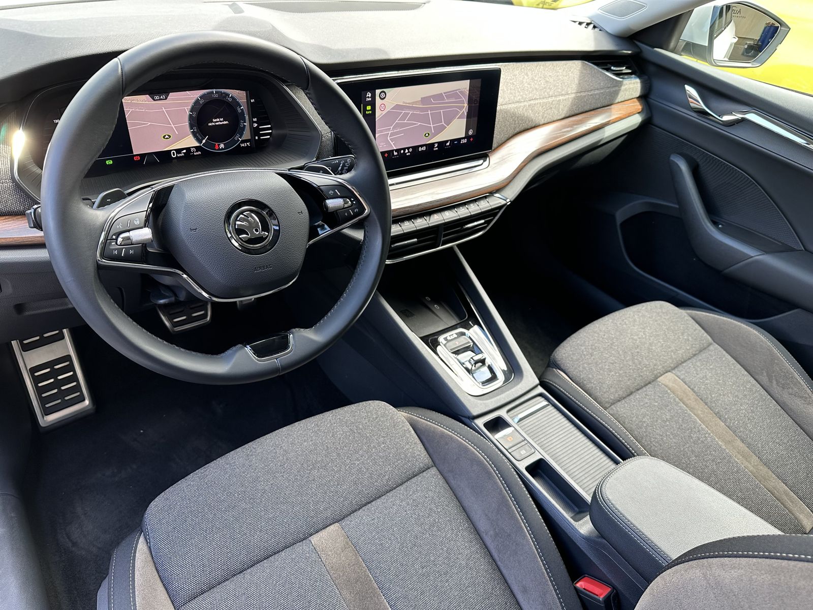 Fahrzeugabbildung SKODA Octavia Combi Scout 2.0 TDI DSG 4x4 NAV+LED+AHK