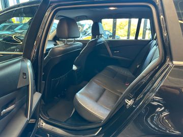 BMW 530 i Touring *Klima*Navi*Xenon*AHK*Freisprech*