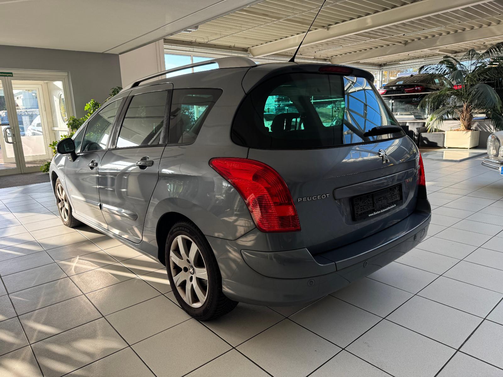 Peugeot 308 2011 — photo 7