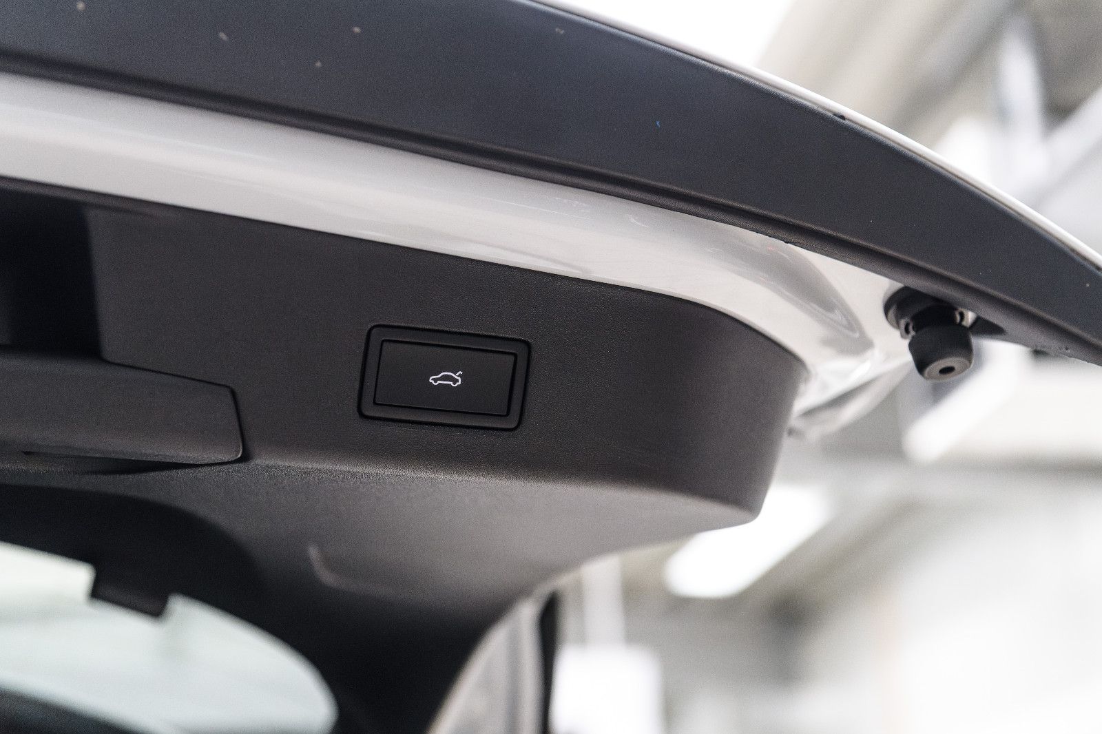 Fahrzeugabbildung Volkswagen ID.4 Pro IQ-LED+AHK+360°KAM+KEYLESS+WÄRMEP+DCC