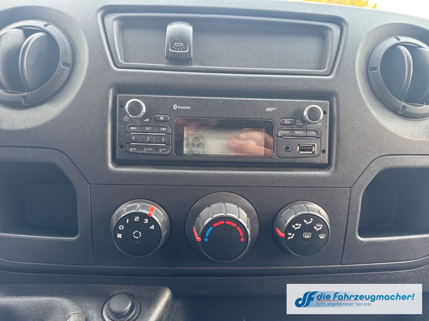 Fahrzeugabbildung Opel Movano StandHZG PDC Berganfahrass.*8036