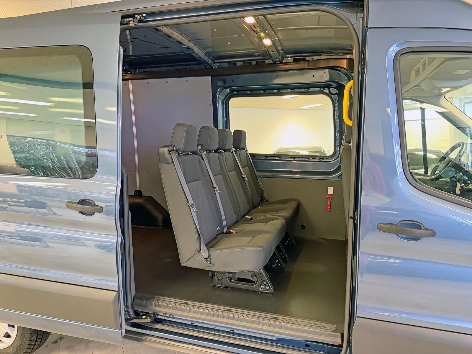 Fahrzeugabbildung Ford TRANSIT 350 L3H2 MIXTO/7-SITZE/R-CAM/PDC/CARPLAY