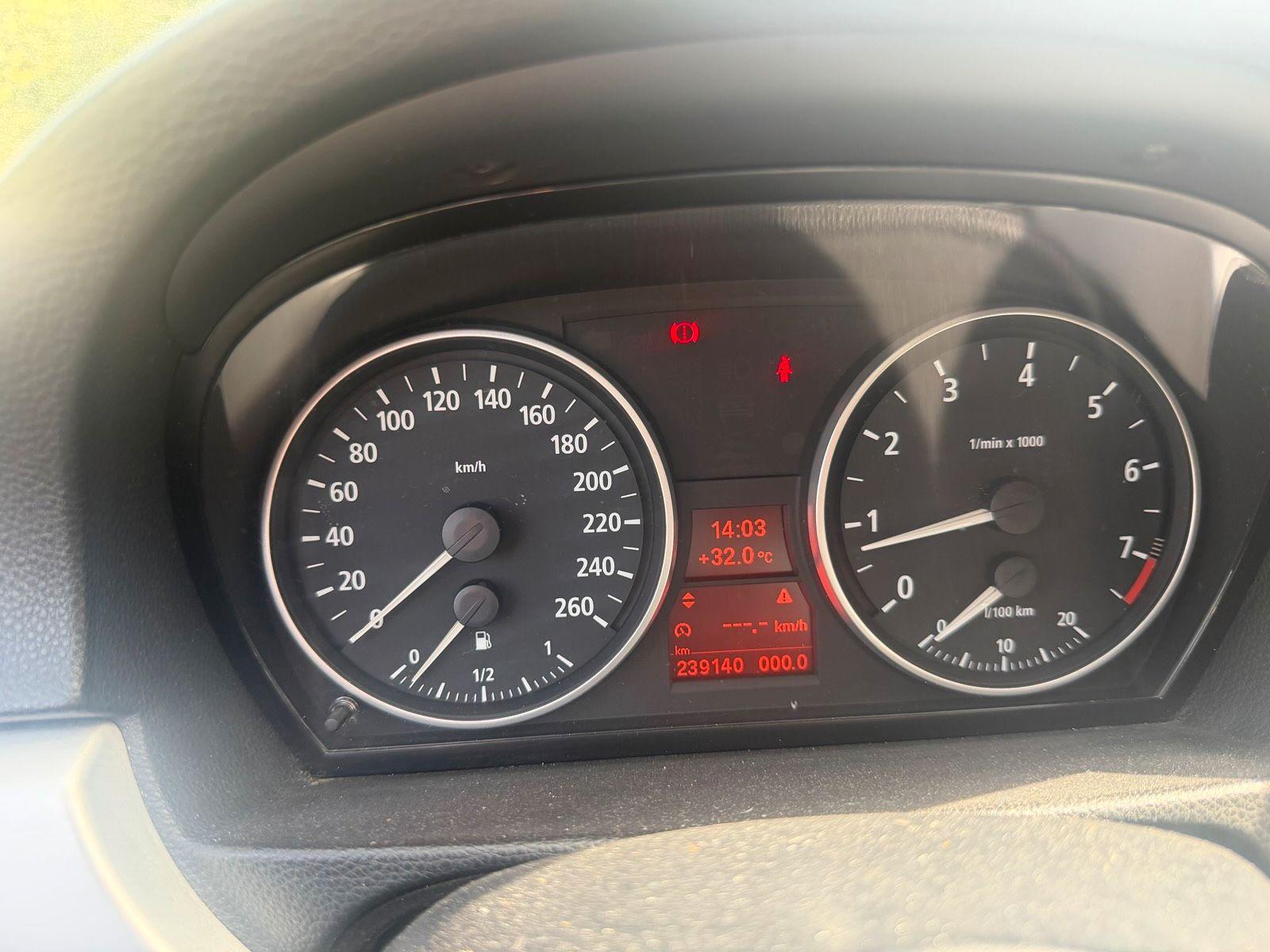 BMW 320 2006 — engine
