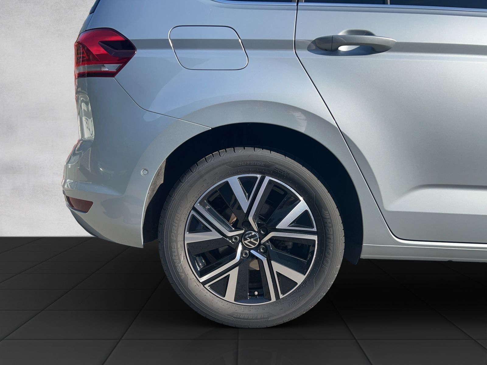 Touran Highline 1.5 TSI DSG AHK*Navi*ACC*Standhz