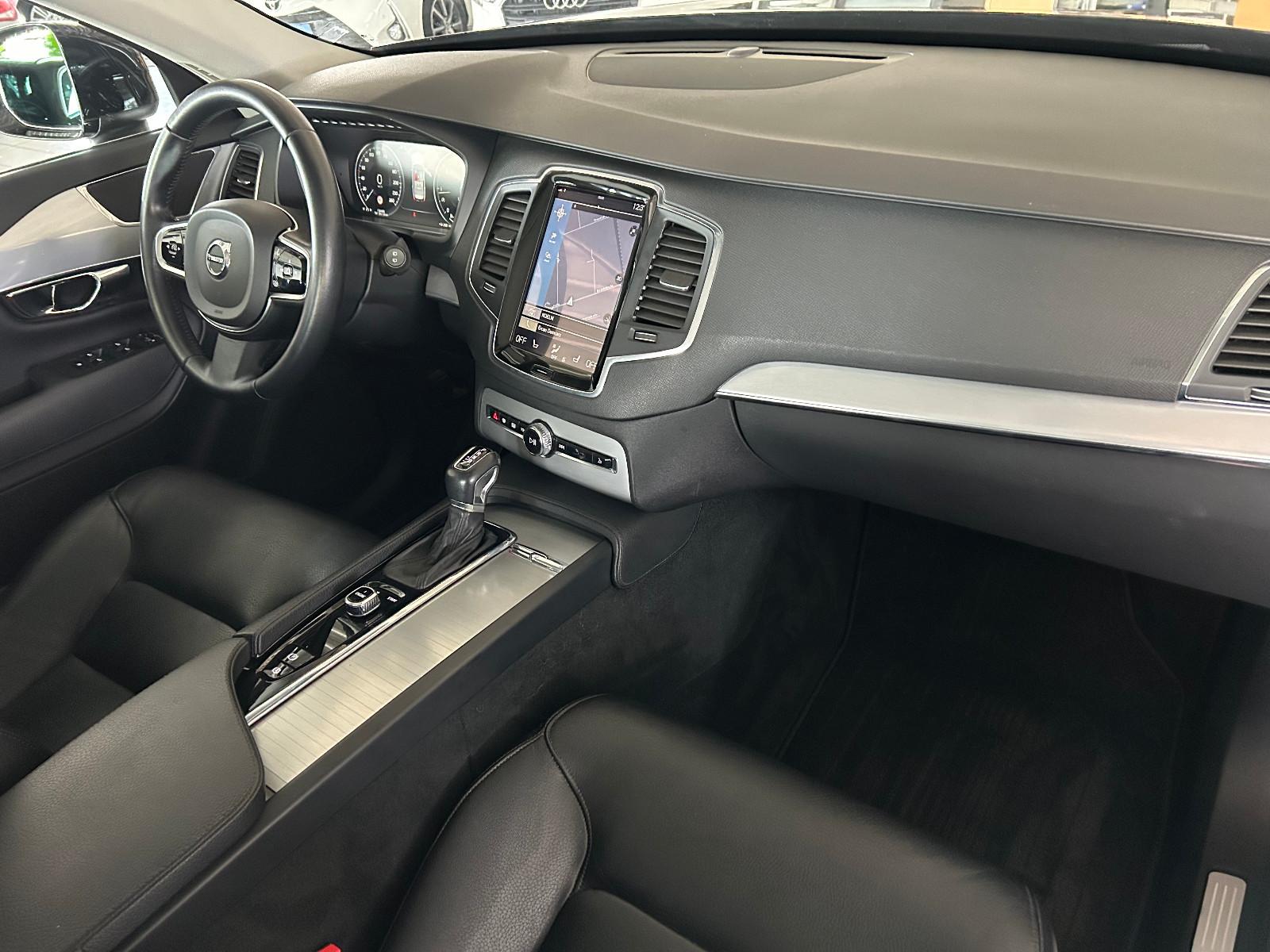 Volvo XC 90 Momentum 2WD//GARANTIE/LEDER/ALU/NAVI/PDC/
