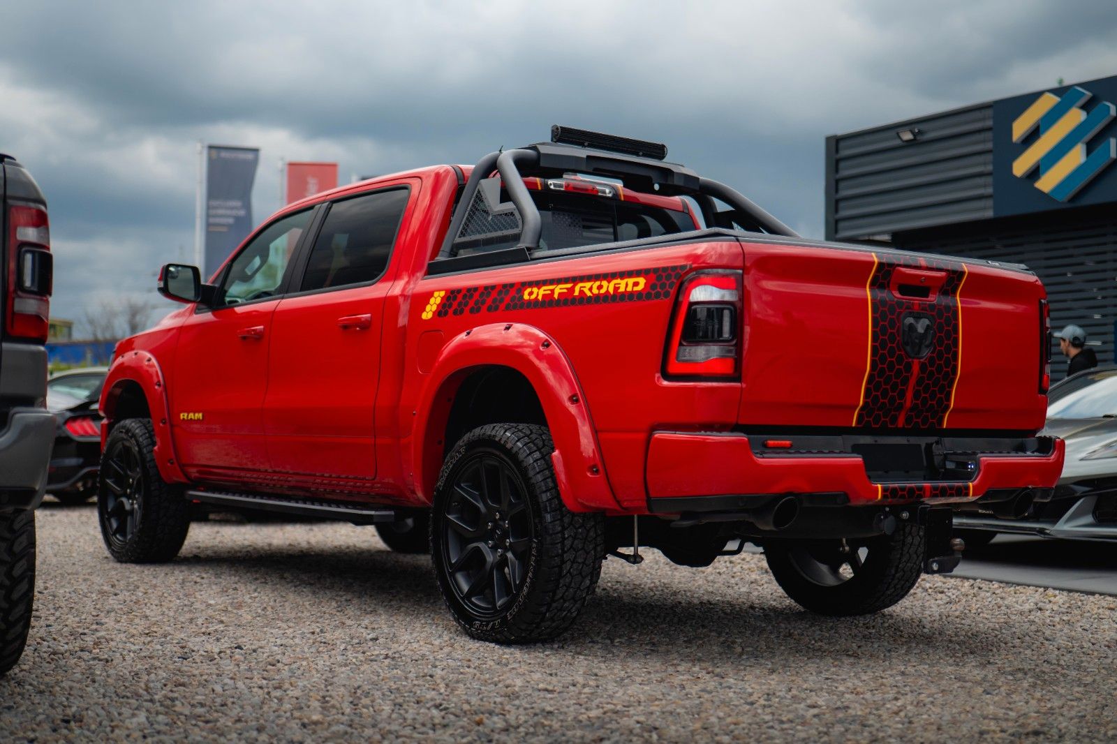 Fahrzeugabbildung Dodge RAM 5.7 V8 HEMI 4x4 LARAMIE LPG Offroad-Bodylift