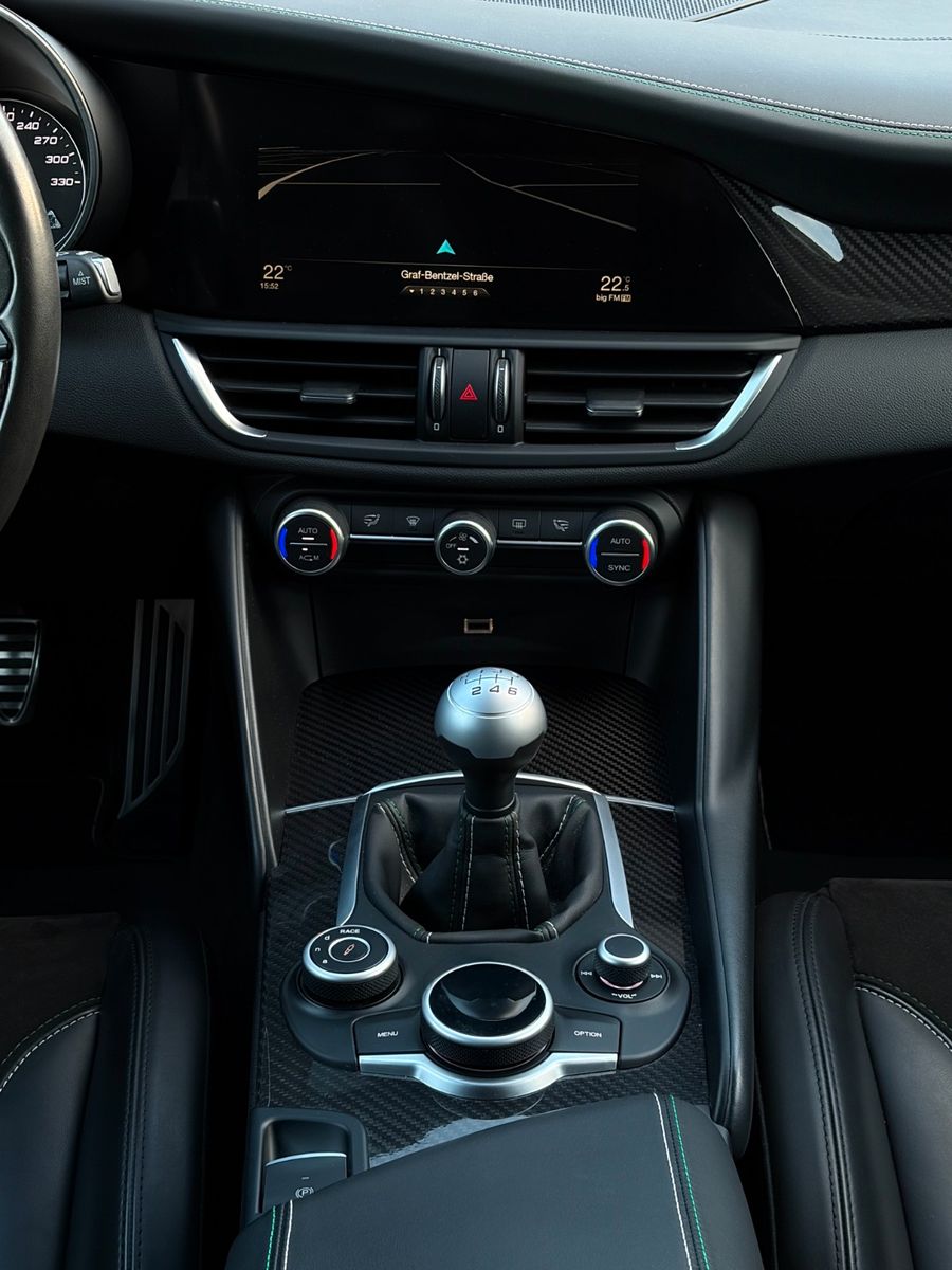 Fahrzeugabbildung Alfa Romeo Giulia Quadrif 2.9 510 Sparco Carbon Schale H&K