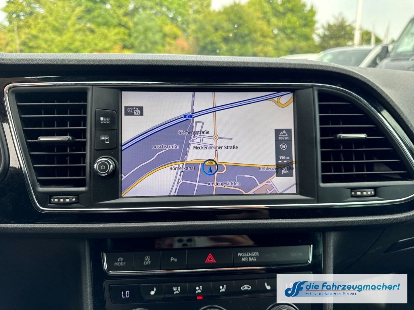 Fahrzeugabbildung SEAT Leon ST FR 2.0 TDI Sportpaket Navi  Soundsystem