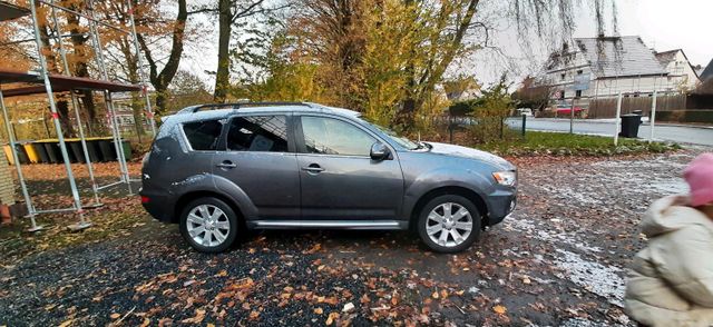 Mitsubishi outlander 2WD 177ps