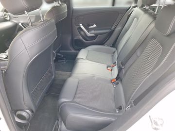 Mercedes CLA 180 Shooting Brake - 11