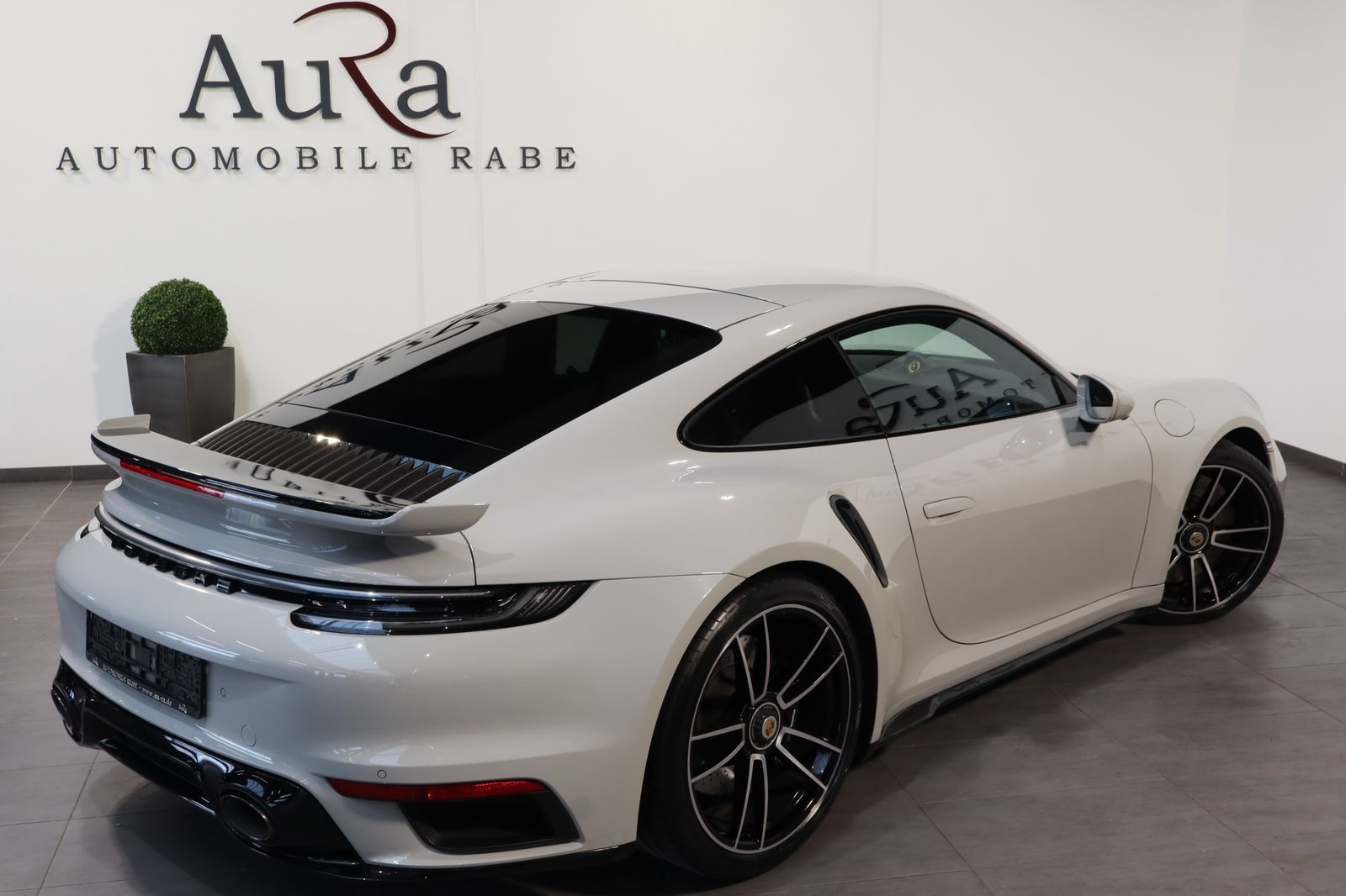 Fahrzeugabbildung Porsche 992 Turbo AERO-KIT+SPORTABGAS+SD+360GRAD+21ZOLL