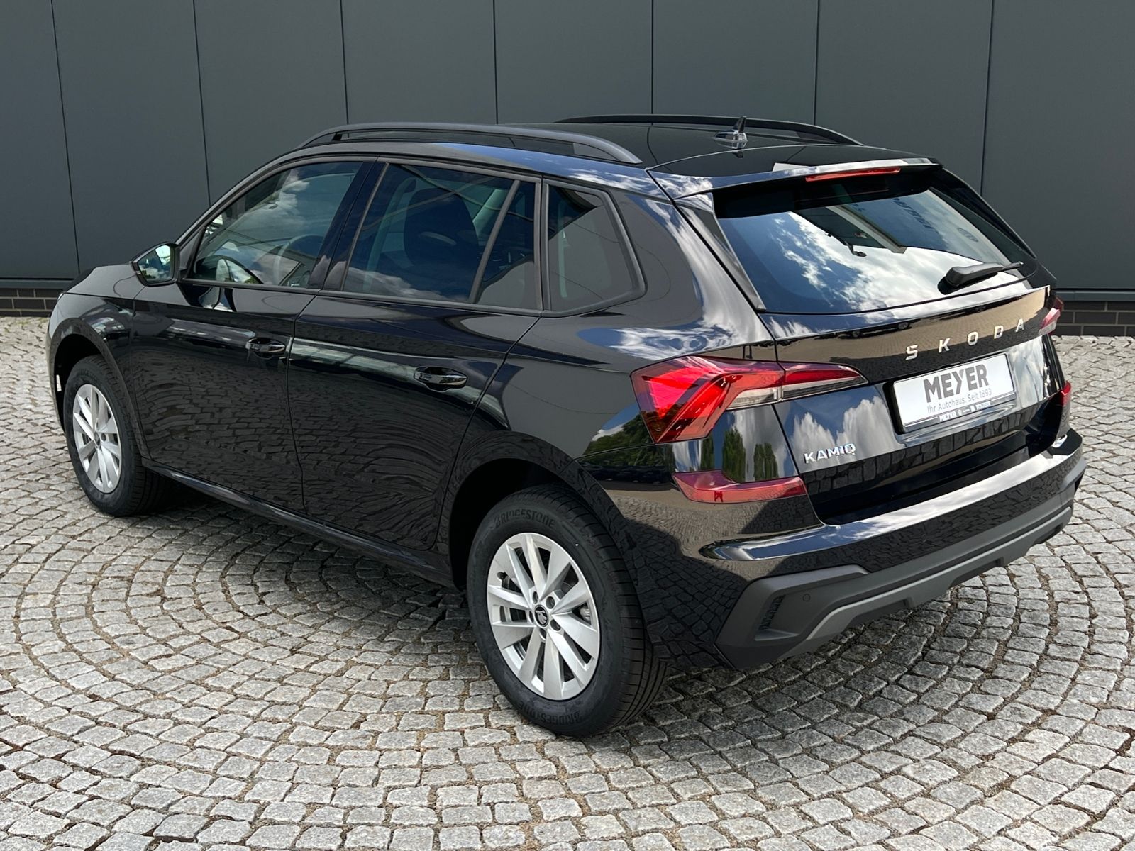 Fahrzeugabbildung SKODA Kamiq Selection 1.0 TSI DSG *AHK,LED,SmartLink,1